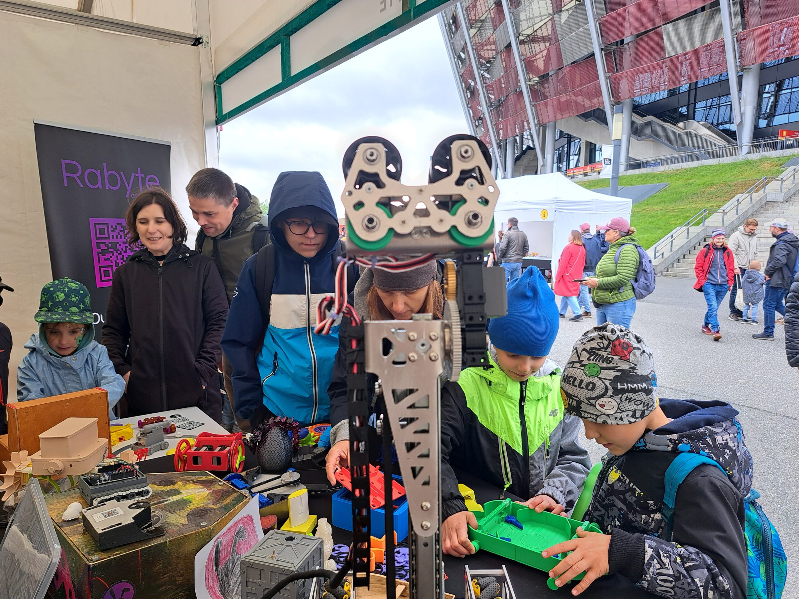 Read more about the article Piknik naukowy PR i CNK